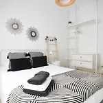 City Center Nearby The Beach +3Bed +2Bath +Wifi